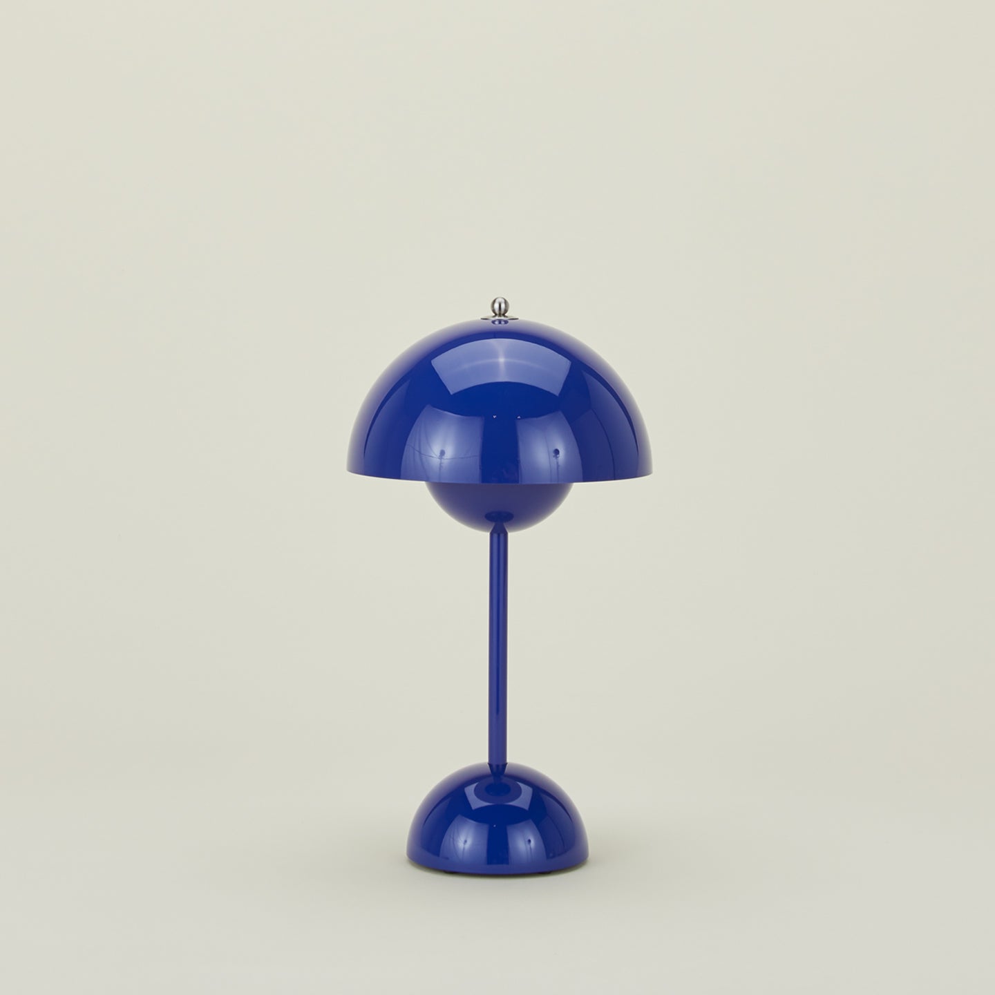 Flowerpot portable lantern in cobalt