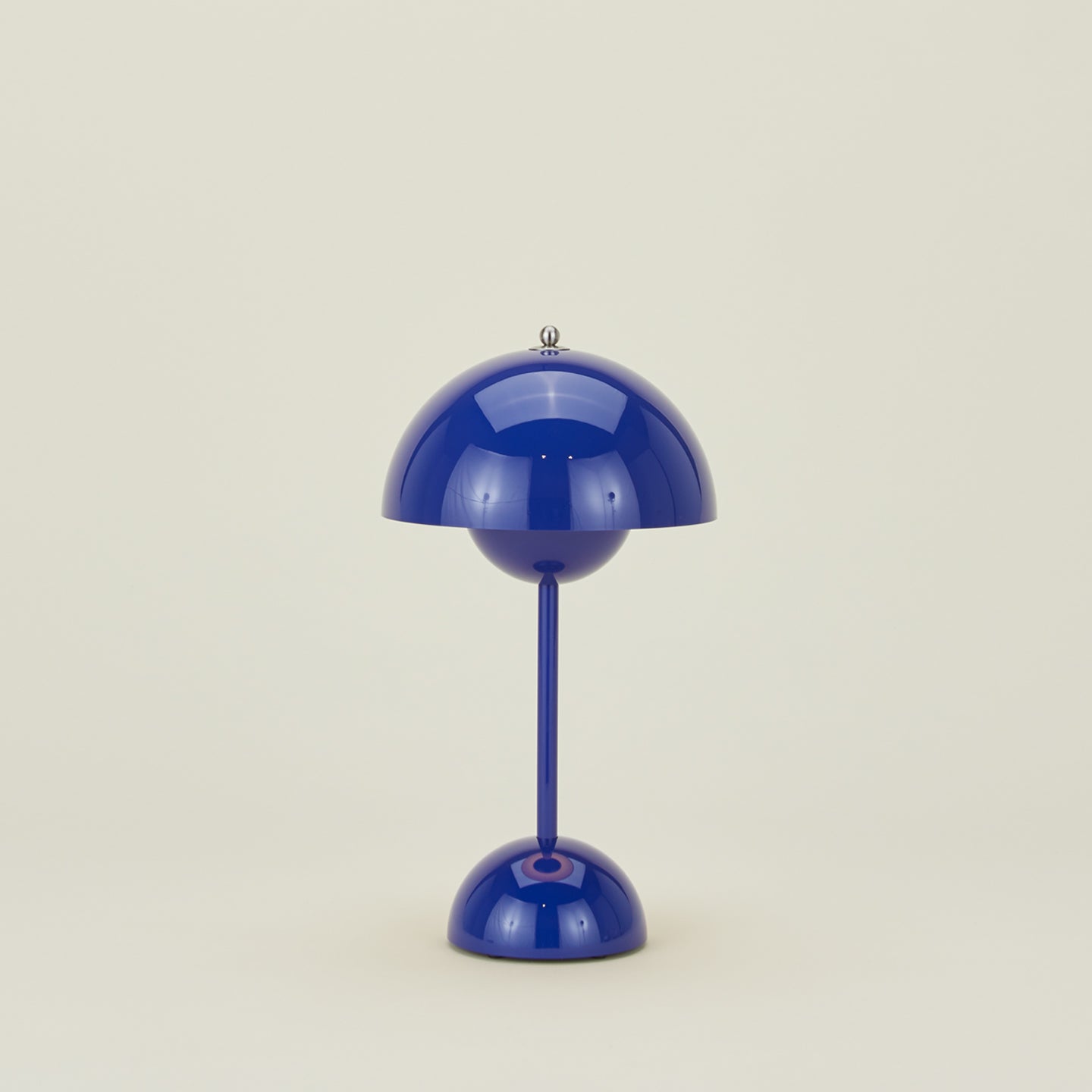 Flowerpot portable lantern in cobalt