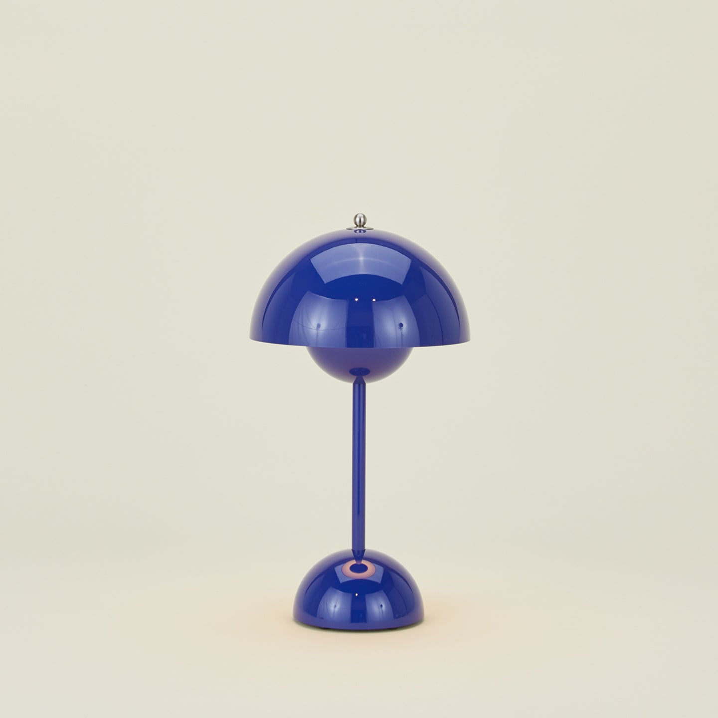 Flowerpot portable lantern in cobalt