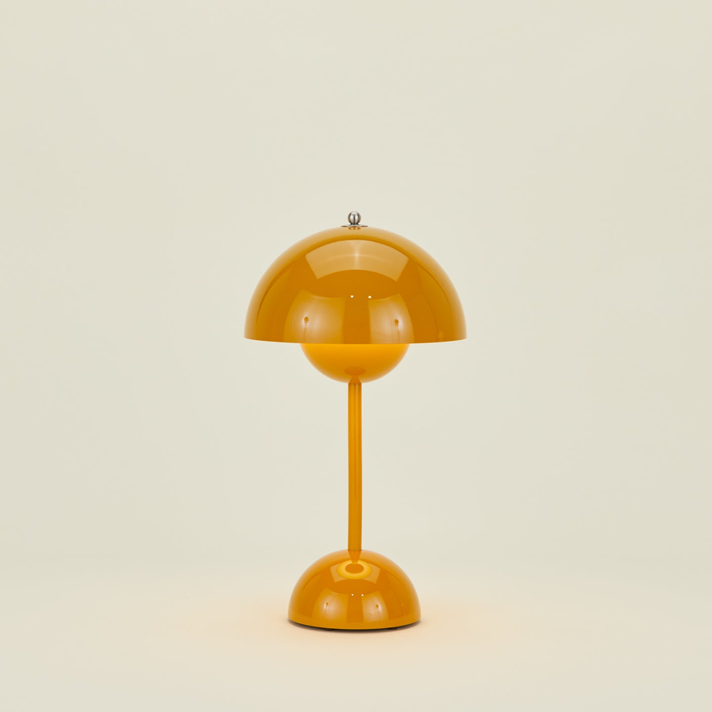 Flowerpot portable lamp in mustard