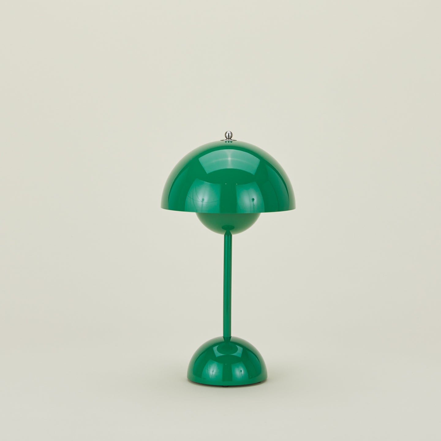 Flowerpot portable lantern in signal green