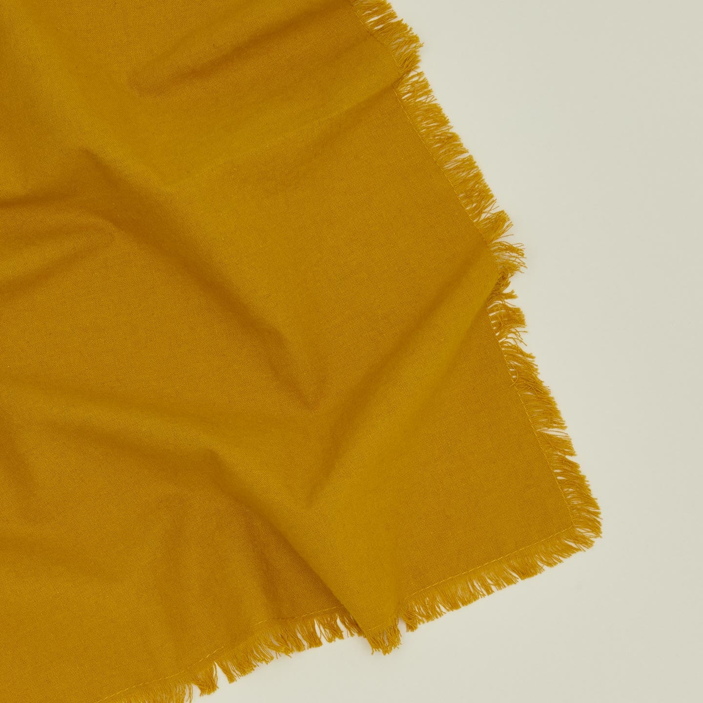 Essential dinner napkin in mustard