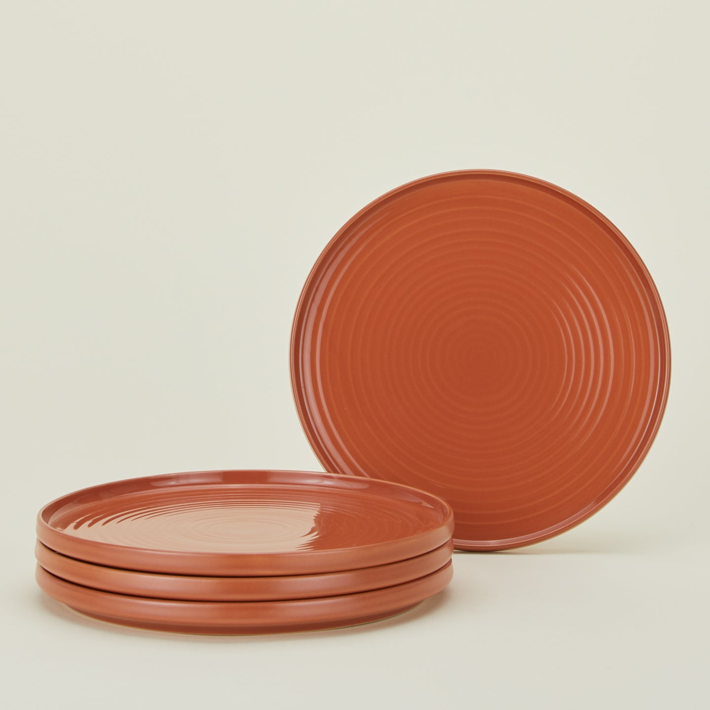 Set of 4 essential dinnerware dinner plates in terracotta