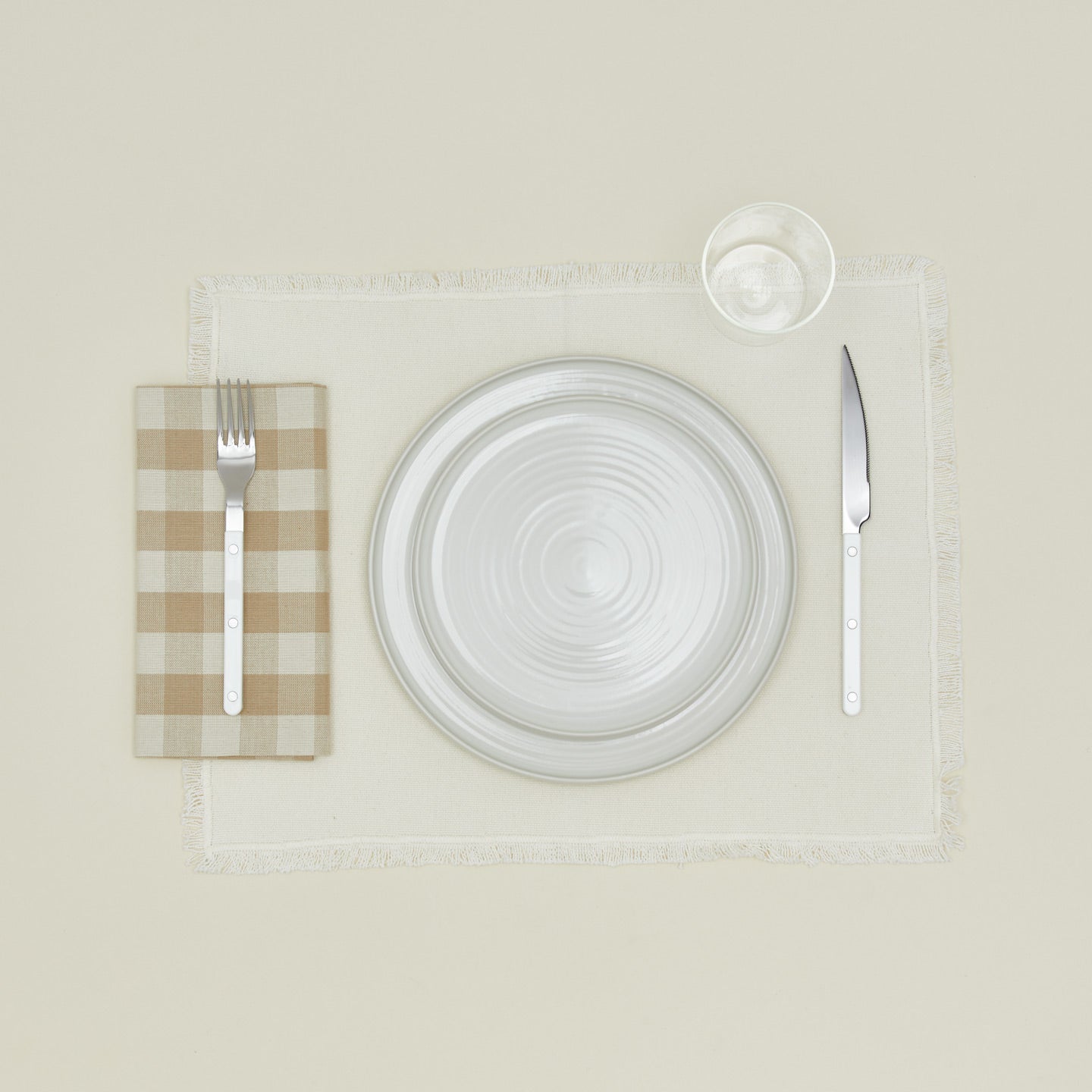 Essential Gingham napkin in ivory/flax with place setting