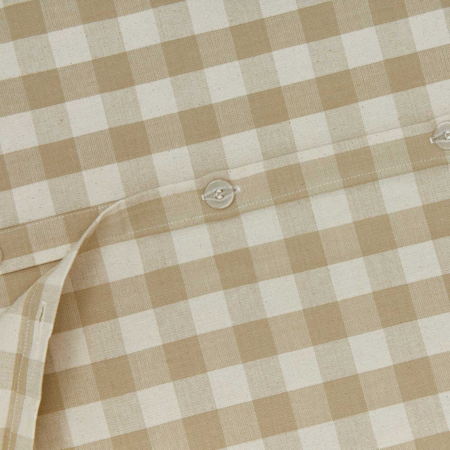Close up view of essential gingham duvet in ivory/flax
