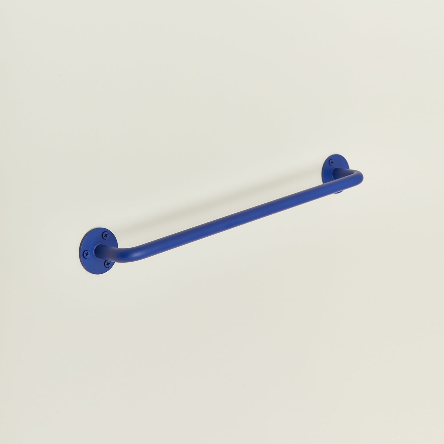 Essential towel bar holder in klein blue