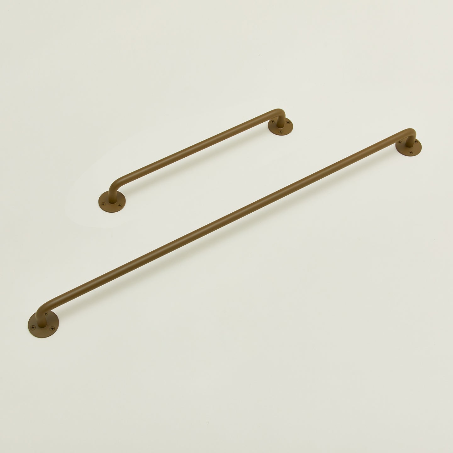 Small and large towel bar in Olive.