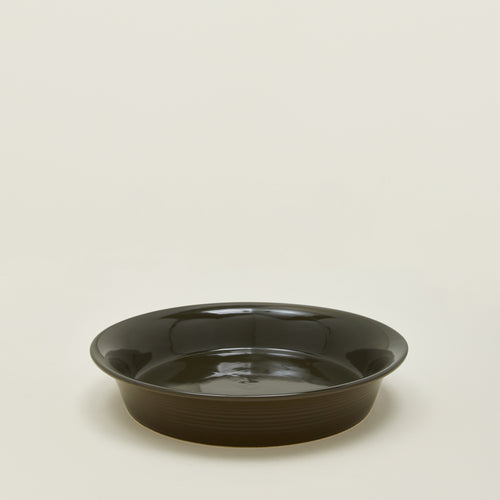 Essential pie dish in olive