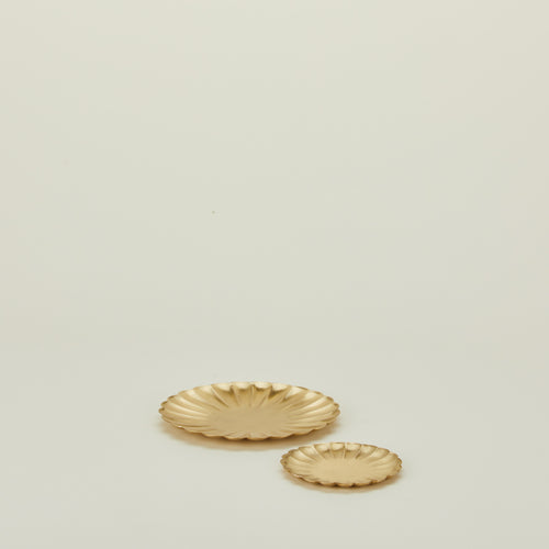 Brass petal plates in large and small