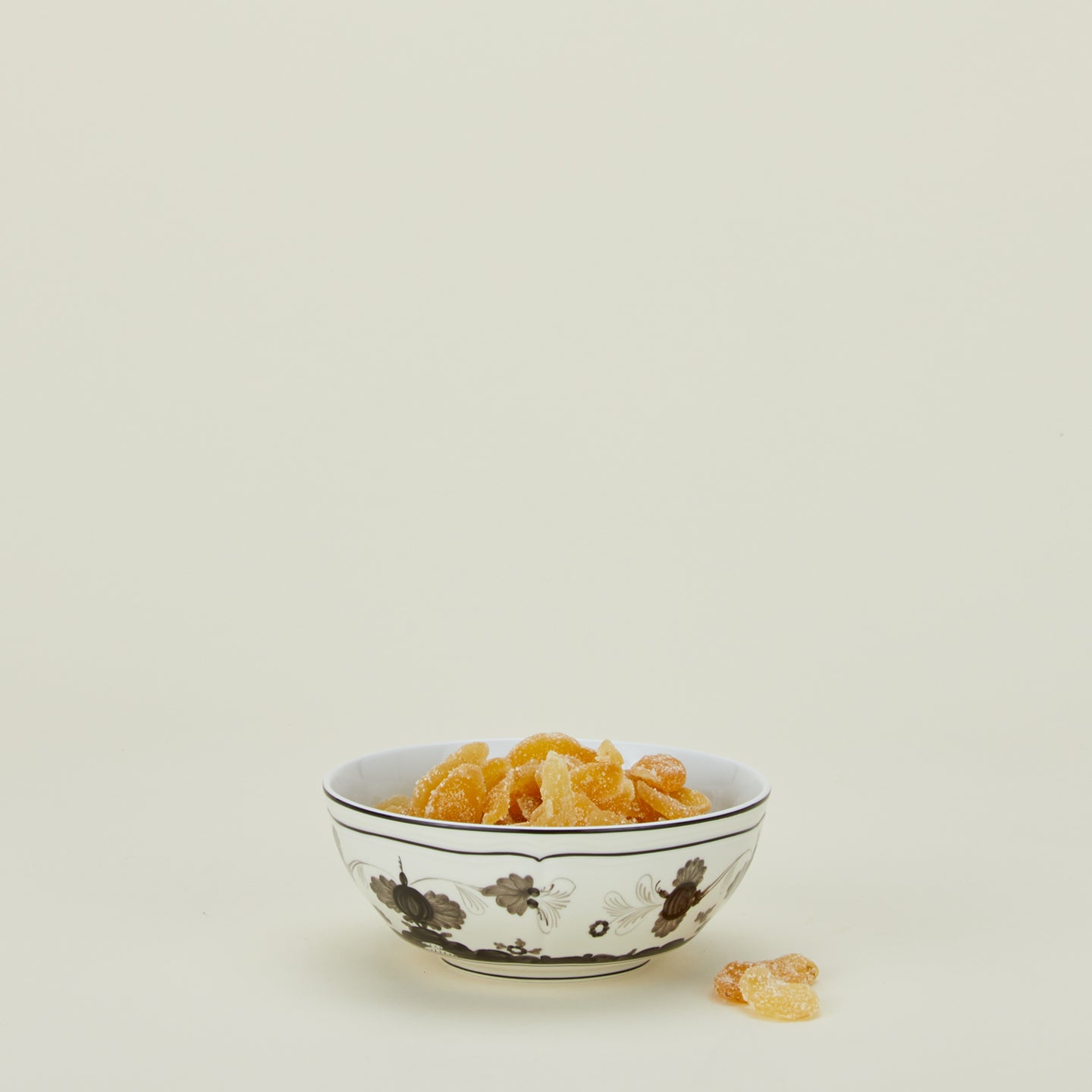 Ginori albus bowl in albus with dried fruit
