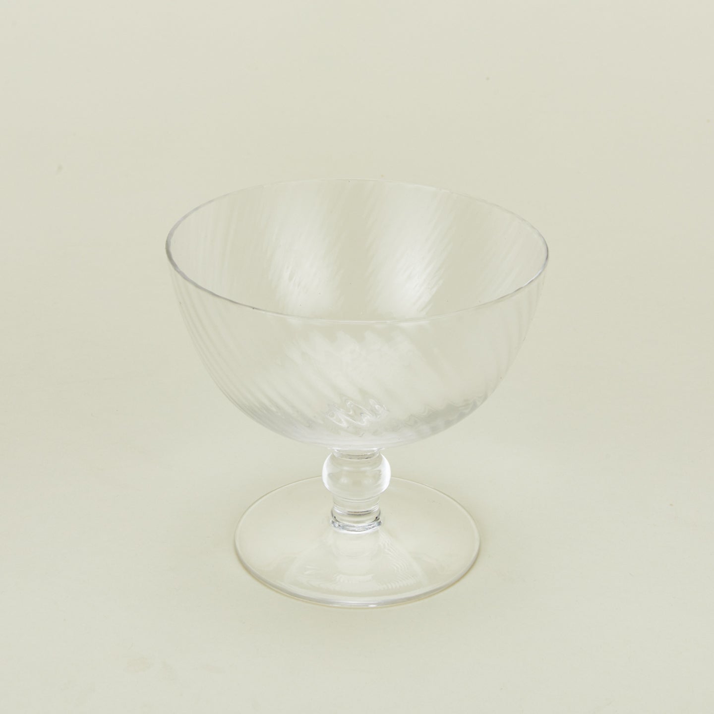 Detailed view of optic coupe in clear