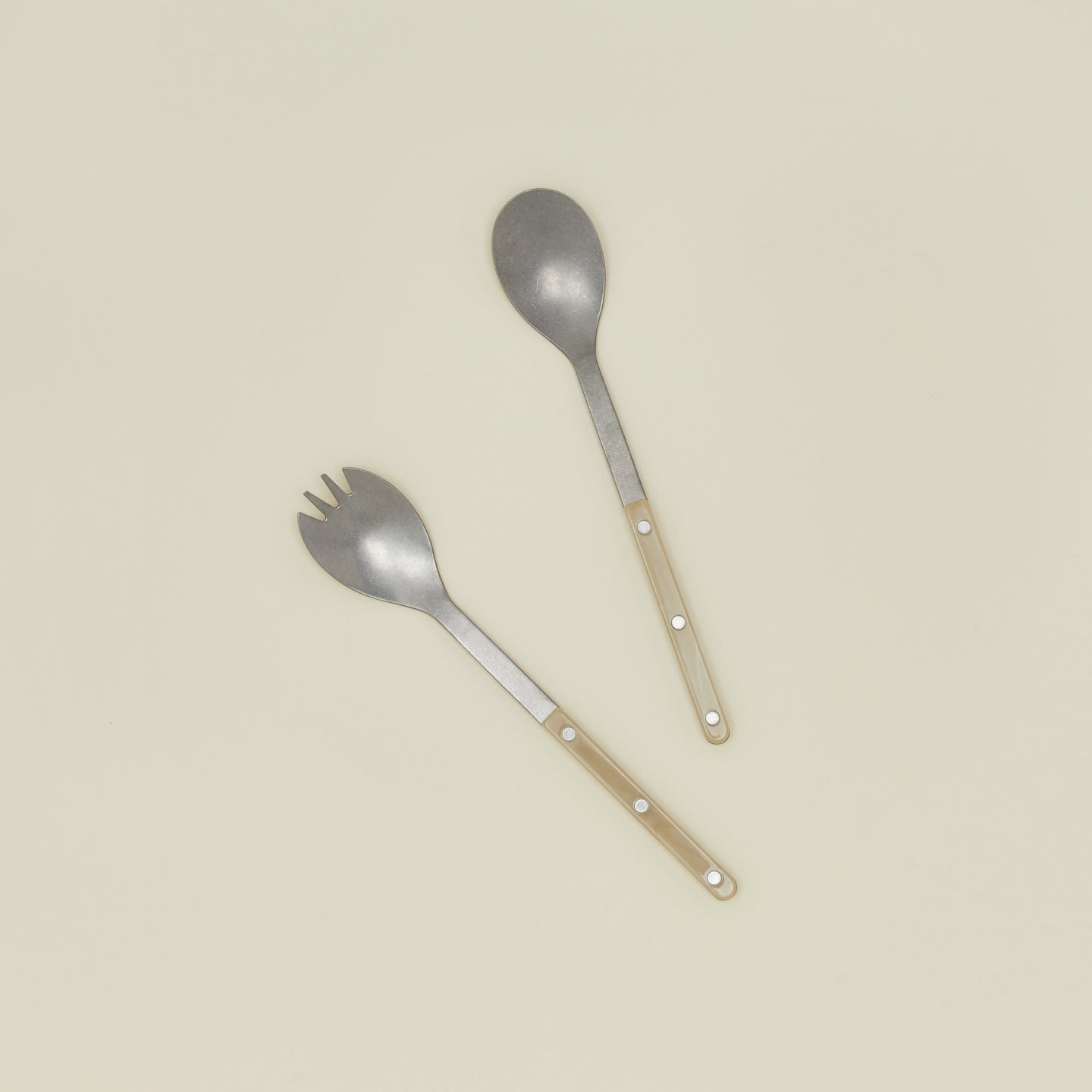 Bistrot salad serving set in horn