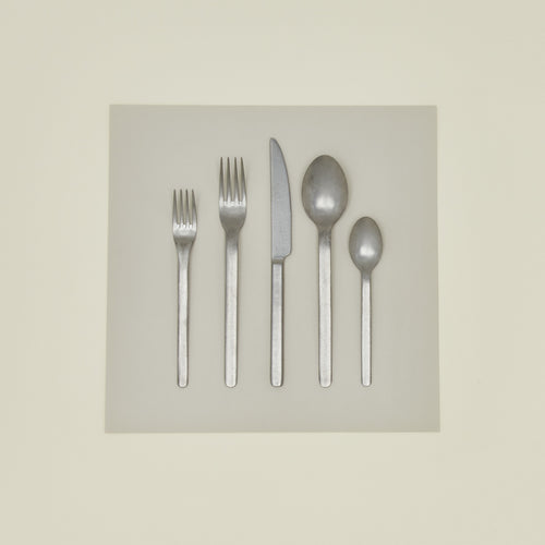 Loft 5 piece place setting
