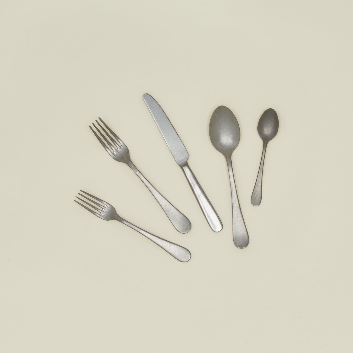 Marius 5 piece place setting