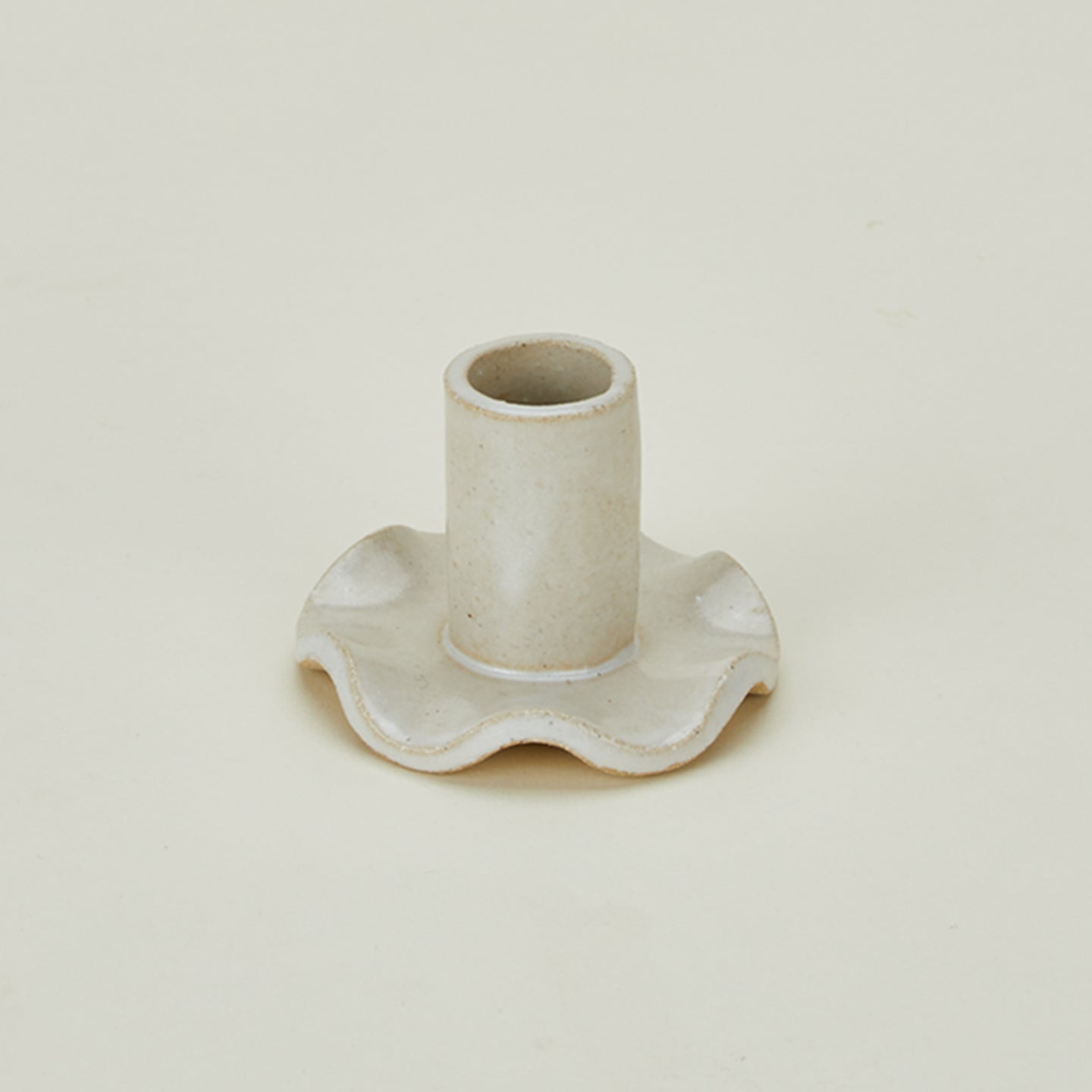 Ruffle edge candle holder