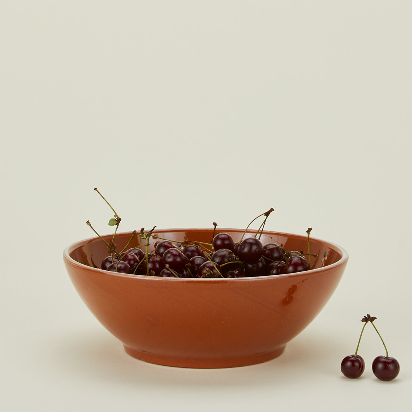 Dotty serving bowl with cherries