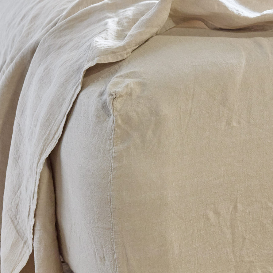 Simple linen bedding in flax