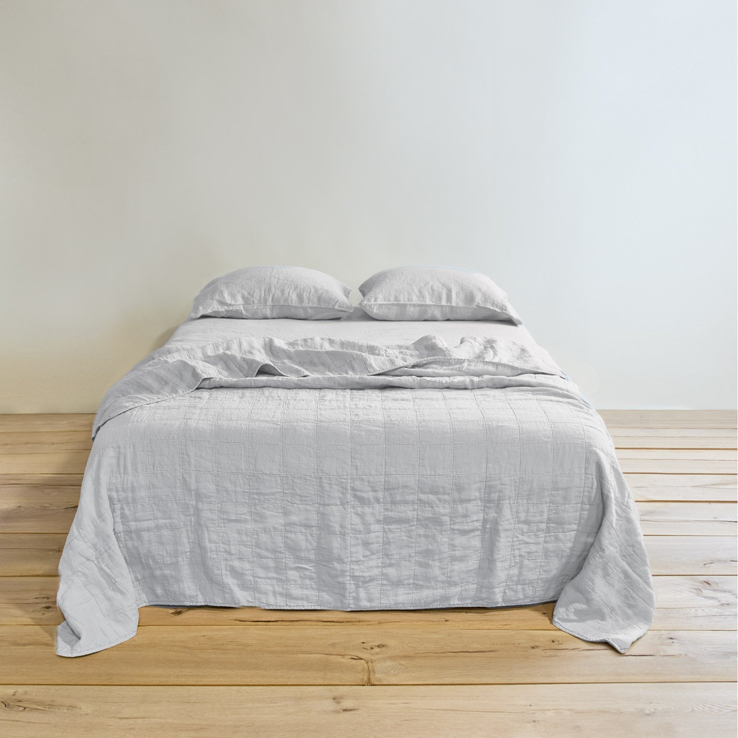 Simple linen bedding in light grey