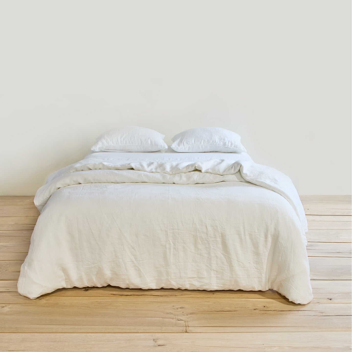 Simple linen bedding in white