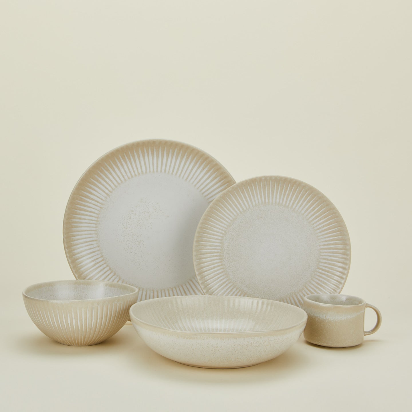 Granada dinnerware family