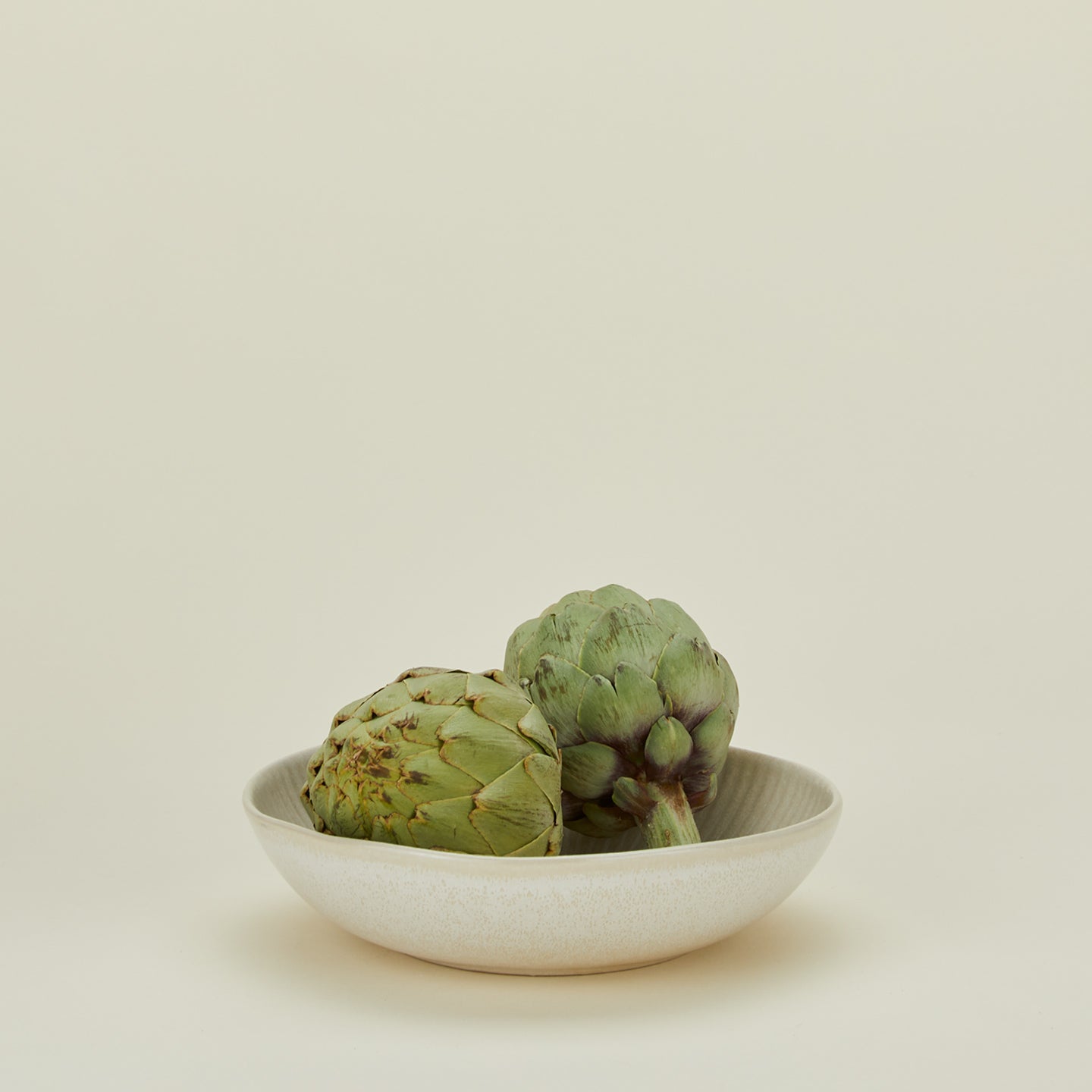 Granada Soup Plate with artichokes